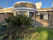 VENTA 2 CASAS A UNA CUADRA RUTA 20 6 DORMITORIO