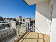 VENTA 3 amb con balcón y cochera