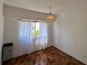 VENTA 3 AMBIENTES A LA CALLE CON BALCON MACROCENTRO