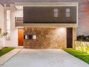 Venta 3 Casas en Dzityá con piscina