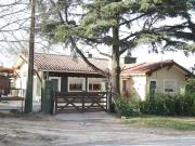 VENTA 3 CASAS GRAN PARQUE CON PILETA Y QUINCHO