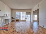 Venta 4 amb. dependencia, Balcón corrido al frente. Muy...