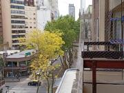 Venta 4 ambientes al frente con cochera, centro