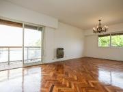 Venta 4 ambientes más dependencia con Cochera