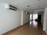 VENTA ALQUILER LOCAL COMERCIAL EN DOS PLANTAS, ZONA CENTRO