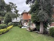 Venta Amplia casa muy iluminada con jardín en Club de...