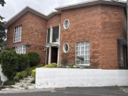 Venta Amplia casa muy iluminada con jardín en Club de...