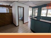 Venta Amplia Oficina Av. Amazonas y Orellana – Centro...