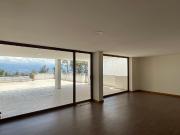 Venta amplio departamento de 163m2 de 3 dormitorios en Nayón