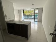 VENTA apartamento en 1er piso con patio y balcón,...