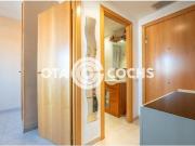 VENTA ATICO DE DOS HABITACIONES CON PARKING INCLUIDO EN...