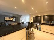 VENTA BARRIO RIVER CON PILETA Y COCHERA