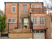 VENTA BERNAL CASA EN PH 4 AMB, PATIO Y GARAGE