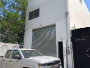 VENTA BODEGA CON TRES OFICINAS Y DE TRES NIVELES EN...