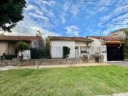 Casa Venta 3 amb con amplio parque Villa Ballester. en...