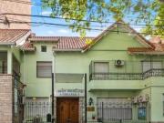 Venta Casa 12 dormitorios Colegio Clínica Consultorio...
