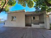 VENTA CASA 1 DORM MAS DEPTO 2 DORM VILLA ADELA