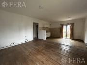 Venta casa 2 ambientes con jardín en Guillermo E Hudson