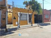 VENTA: CASA/ 2 Departamentos / Monoambiente BARRIO...