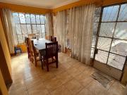 Venta casa 2 Dorm. Cochera y patio a mts de Av