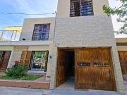 VENTA CASA 2 DORMITORIOS 2 BAÑOS COCHERA