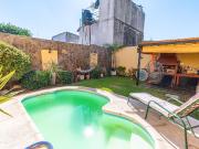 venta casa 2 dormitorios cochera jardin pileta azcuenaga