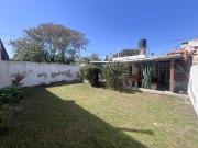 VENTA CASA 2 DORMITORIOS COCHERA PATIO B ACOSTA