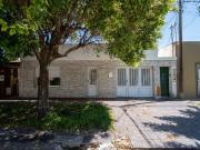 Venta casa 2 dormitorios cochera y patio