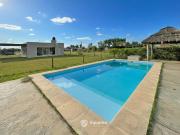 VENTA Casa 2 dormitorios, con piscina, jardin, y...