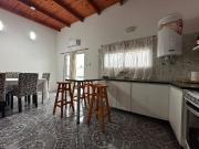 VENTA CASA 2 DORMITORIOS IMPECABLE PERMUTA