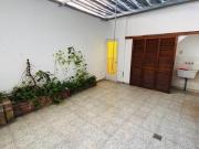 Venta. Casa 2 dormitorios, patio, posibilidad cochera