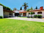 VENTA CASA 2 JARDINES PRIVADOS, 3 RECAMARAS, COCHERA...