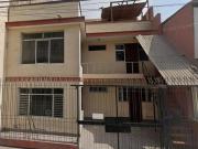 VENTA CASA 3 PISOS CON COCHERA
