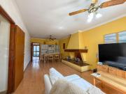 Venta casa 2 plantas cochera, jardín y pileta barrio...