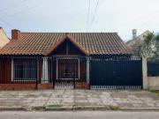 VENTA CASA 3 AMB COCHERA Y PILETA CIUDAD EVITA