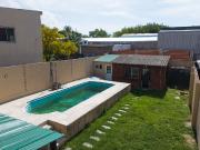 VENTA CASA 3 AMB CON PATIO, PILETA Y COCHERA