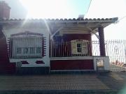 VENTA CASA 3 AMB CON PATIO Y COCHERA BERNAL