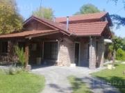 Venta Casa 3 amb con piscina Barrio Parque Sakura,...