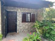 VENTA CASA 3 AMB. CON QUINCHO Y PARQUE/ F.U.CAMET