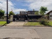 Venta casa 3 amb en Luis Guillón jardín y cochera