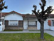 VENTA CASA 3 AMB, GARAGE Y PARQUE, LAS AVENIDAS