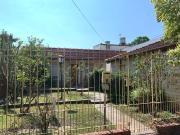VENTA CASA 3 AMB. LONGCHAMPS/ GARAGE/ FONDO/JARDIN