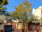 VENTA CASA 3 AMB. TERRAZA JARDIN PARRILLA COCHERA