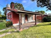 VENTA CASA 3 AMBIENTES APTO CREDITO! CON PARQUE EN...