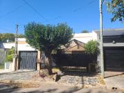 VENTA CASA 3 AMBIENTES CON COCHERA EN QUILMES
