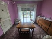Venta casa 3 ambientes con cochera en Quilmes Oeste