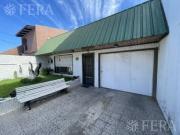 Venta casa 3 ambientes con cochera en Wilde