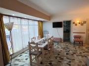 Venta casa 3 ambientes con dependencia y patio a tres...