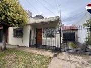 VENTA CASA 3 AMBIENTES CON JARDIN COCHERA DOBLE