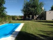 Venta Casa 3 ambientes con jardin y piscina en Parque...